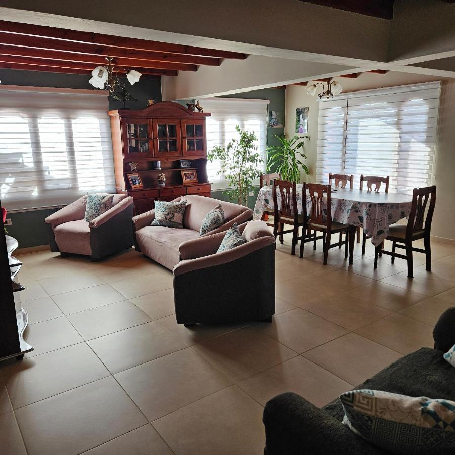 Casa De Familia Appartement Ushuaia Buitenkant foto